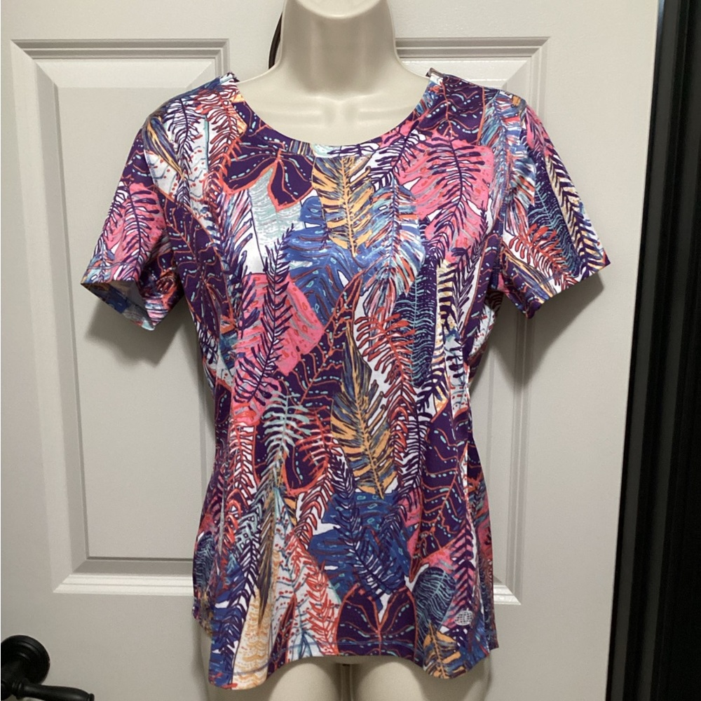 Reel Legends Ladies V-neck Floral Short Sleeve Top